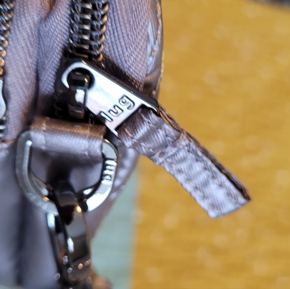 lug LIKE NEW Coupe XL Quilted Convertible Crossbody Belt Bag - Silver Metallic - Picture 3 of 8
